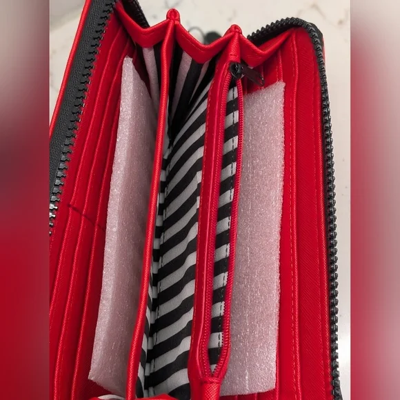 Marc Tetro Wristlet - NWT - Red 7.75x4 Inches - Picture 2 of 10